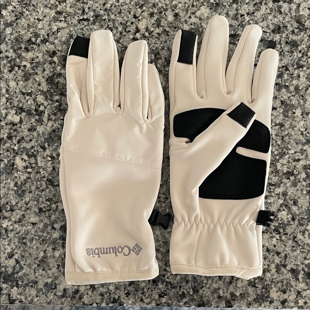 Columbia women’s soft shell touch screen gloves